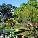 Le Castel Hotel