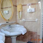 Hotel Le Castel Brissac-Quince