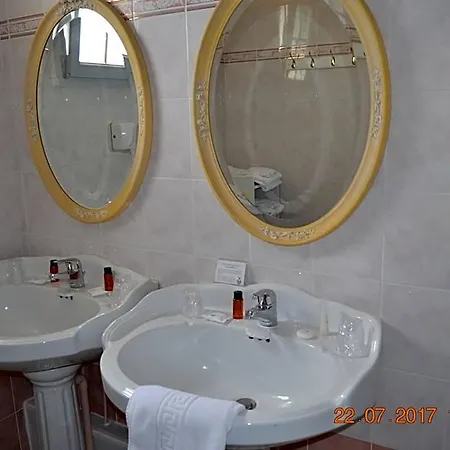 Le Castel 3*