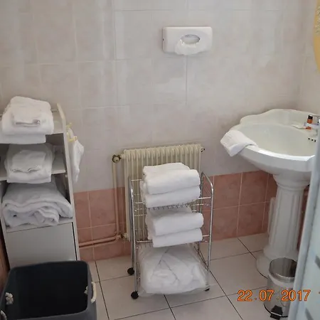 Hotel Le Castel Brissac-Quince