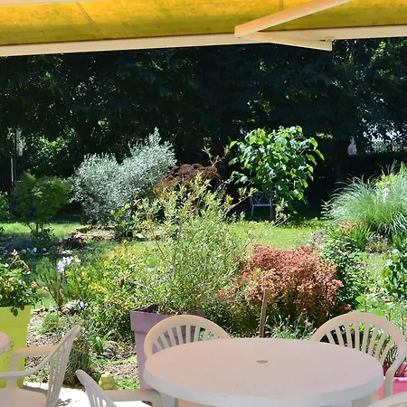 Le Castel Hotel