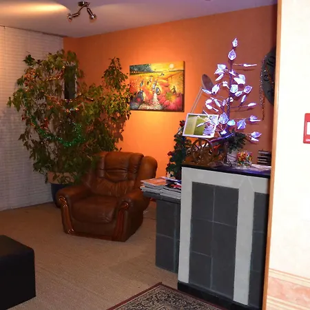 乐卡斯特酒店 3*