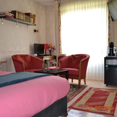 Le Castel Hotel Brissac-Quince