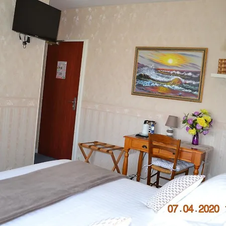 Le Castel Hotel
