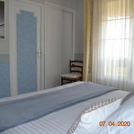 Le Castel Hotel 3*