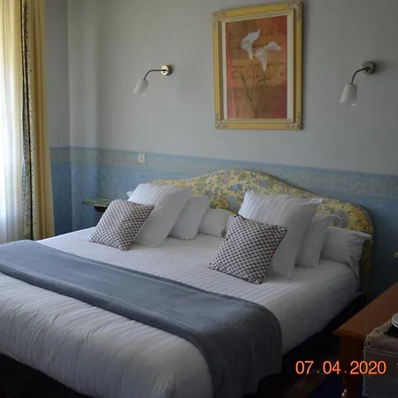Le Castel מלון Brissac-Quince
