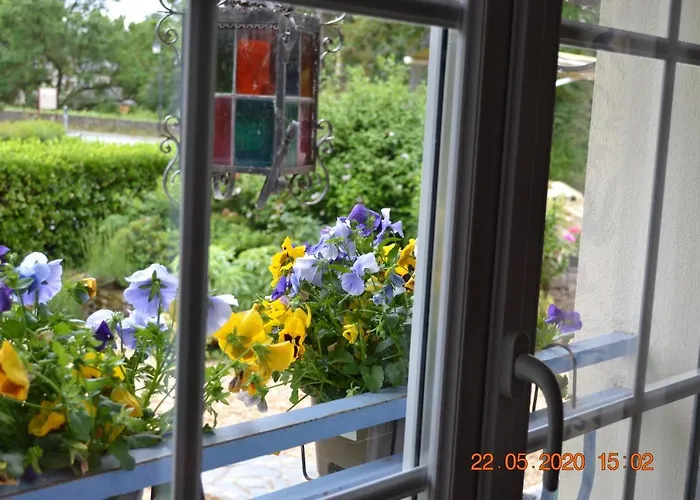 Le Castel 3* Brissac-Quince