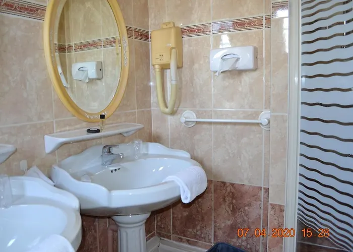 Hotel Le Castel Brissac-Quince